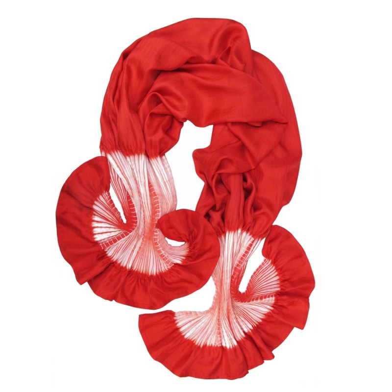 Maxi stole plissenpli pleated silk twill dyed and made by sophie guyot silks design in Lyon France