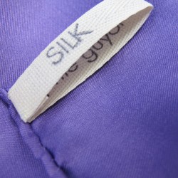 Carré 90 uni twill de soie roulotté fait à lyon en france par sophie guyot soieries