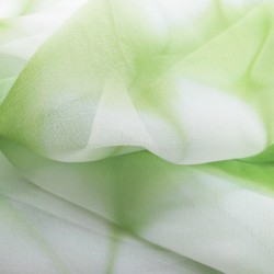 Foulard long et léger en mousseline de soie teinture artisanale motif shibori  itajime