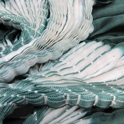 Short pleated scarf minipli two tones in silk twill, tie and dye by sophie guyot silk designer in Lyon France