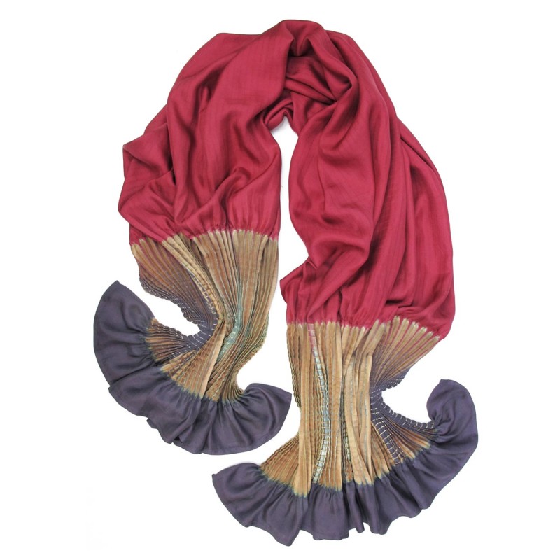 Maxi stole plissenpli, pleated silk twill, dyed and made by sophie guyot silks in Lyon France