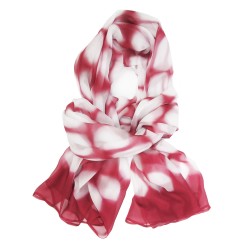 Foulard long et léger en mousseline de soie teinture artisanale motif shibori itajime