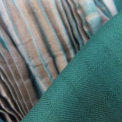 Maxi stole plissenpli, pleated silk twill, dyed and made by sophie guyot silks in Lyon France