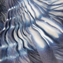 Écharpe courte paplillon organza de soie plissé teint fabriqué à Lyon France Sophie Guyot Soieries