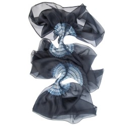 Stole Juliette two-tone pleated silk organza shibori dyed made by sophie guyot silks in Lyon France textile fashion design
