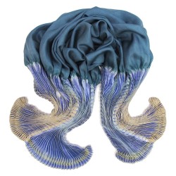 Écharpe coulipli multicolore en twill de soie plissage et teinture artisanale, fait à lyon en France par Sophie Guyot création