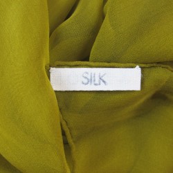 Écharpe 180 unie mousseline de soie roulottée teinture artisanale en pièce