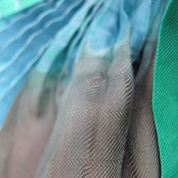 short pleated scarf minipli multicolor in silk twill, tie and dye by sophie guyot silk designer in Lyon France