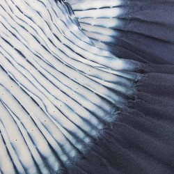 Long pleated scarf in 100% silk crepe de chine two colours