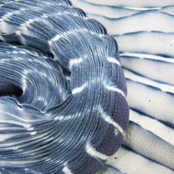 Long pleated scarf in 100% silk crepe de chine two colours