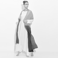 Long pleated scarf in 100% silk crepe de chine two colours