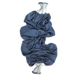 Écharpe bouplibou midi bicolore en twill de soie plissé, fabriquée par sophie guyot soieries à Lyon en France