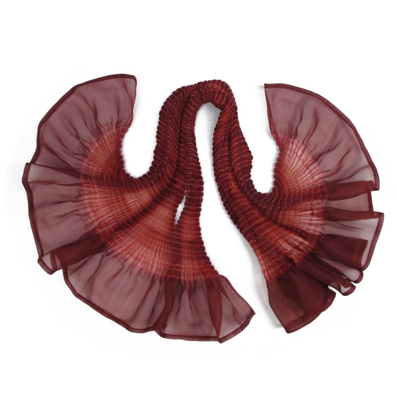 Écharpe courte paplillon bicolore en organza de soie plissé, teint et fabriqué à Lyon en France par Sophie Guyot Soieries