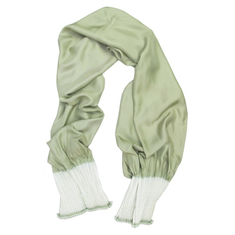 Écharpe foulard bouplibou midi twill de soie plissé fabriquée par sophie guyot soieries atelier à Lyon France