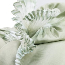 Écharpe foulard bouplibou midi twill de soie plissé fabriquée par sophie guyot soieries atelier à Lyon France