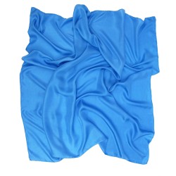 Carré 90 uni twill de soie roulotté fait à lyonfran ce par sophie guyot atelier soieries