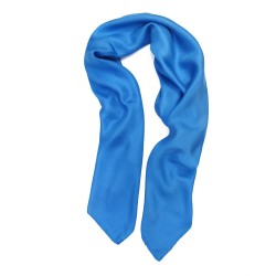 Carré 90 uni twill de soie roulotté fait à lyonfran ce par sophie guyot atelier soieries