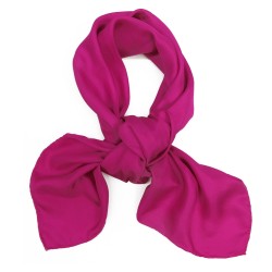 Carré 90 uni twill de soie roulotté fait à lyonfran ce par sophie guyot atelier soieries