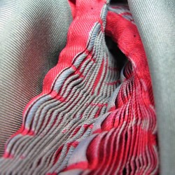 Long Scarf plissenpli pleated silk twill shibori dye sophie guyot silks design Lyon France shop