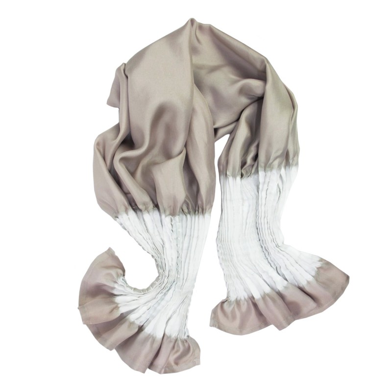 Foulard court plissé minipli twill de soie fabrication sophie guyot soieries Lyon France