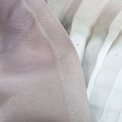 Foulard court plissé minipli twill de soie fabrication sophie guyot soieries Lyon France