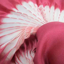 Foulard court plissé minipli twill de soie fabrication sophie guyot soieries Lyon France