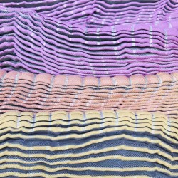 Longue écharpe plissée plicatwill multicolore en twill de soie fabriquée par sophie guyot atelier de soieries Lyon France