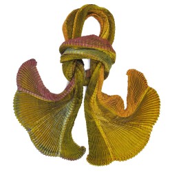 Longue écharpe plissée plicatwill multicolore en twill de soie fabriquée par sophie guyot atelier de soieries Lyon France
