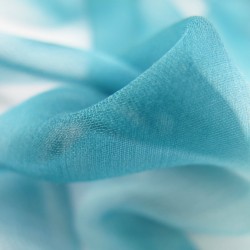 Foulard long et léger en mousseline de soie teinture artisanale motif shibori  itajime