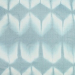 Foulard long et léger en mousseline de soie teinture artisanale motif shibori  itajime