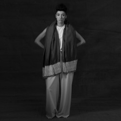 Écharpe bouplibou maxi twill de soie plissé fabrication sophie guyot atelier soieries Lyon France