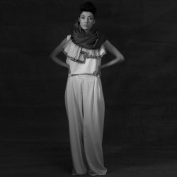 Écharpe bouplibou maxi twill de soie plissé fabrication sophie guyot atelier soieries Lyon France