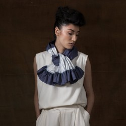 Foulard court plissé minipli twill de soie fabrication sophie guyot soieries Lyon France