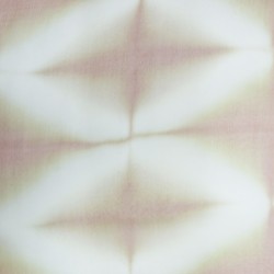 Foulard long et léger en mousseline de soie teinture artisanale motif shibori  itajime