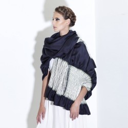 Maxi stole plissenpli pleated silk twill dyed and made by sophie guyot silks design in Lyon France