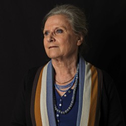 54 couleurs, portraits, écharpe en bourrette de soie, teinte et confectionnée à Lyon, France par sophie guyot soieries