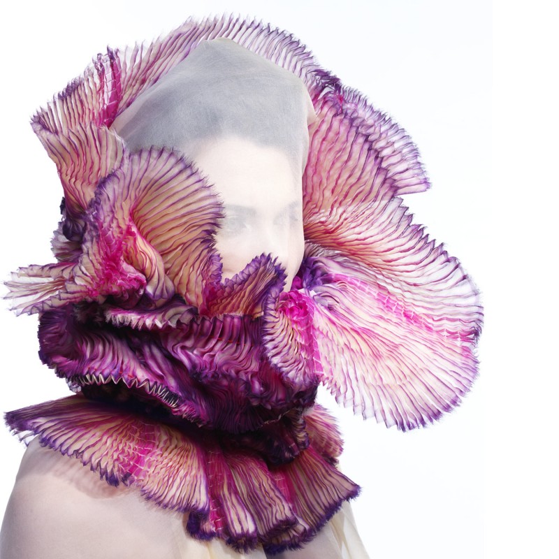 Maxi col fraise en organza de soie plissé multicolore