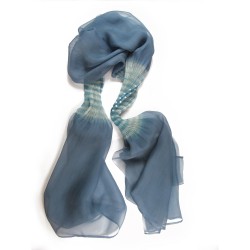 Stole Juliette two-tone 010 in pleated silk organza, dyed and made by sophie guyot silks in Lyon France