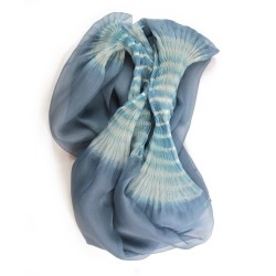 Stole Juliette two-tone 010 in pleated silk organza, dyed and made by sophie guyot silks in Lyon France