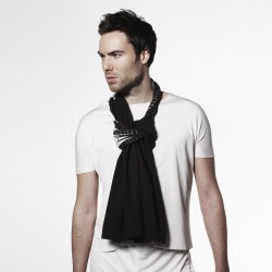 Baobab, longue écharpe en bourrette de soie, plissée au centre, bicolore, fabriquée à lyon par sophie guyot soierie.