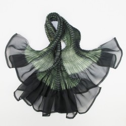 Écharpe courte paplillon bicolore 071en organza de soie plissé, teint et fabriqué à Lyon en France par Sophie Guyot Soieries