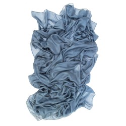 étole 250 unie bleu gris en toile fine de soie une création sophie guyot soieries, fabriqué à Lyon France