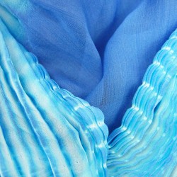 Écharpe longue plissée extramousse bicolore en mousseline de soie par sophie guyot soieries lyon france