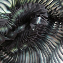 Two-tone pleated BIBI paplillon in silk organza, made in Lyon, France by Sophie Guyot Soieries from a shibori technique