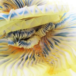 Bibi paplillon multiicolore en organza de soie plissé, teint et fabriqué à Lyon en France par Sophie Guyot Soieries