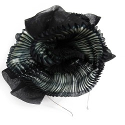 Two-tone pleated BIBI paplillon in silk organza, made in Lyon, France by Sophie Guyot Soieries from a shibori technique