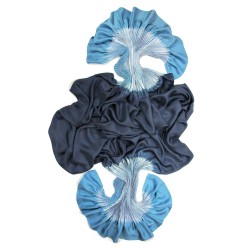 Maxi stole plissenpli, pleated silk twill, dyed and made by sophie guyot silks in Lyon France