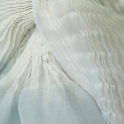 Écharpe courte paplillon bicolore 036 en organza de soie plissé, teint et fabriqué à Lyon en France par Sophie Guyot Soieries