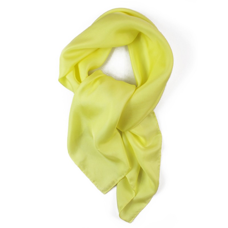 Square 90 plain yellow in silk twill, rolled machine by sophie guyot silks in Lyon.