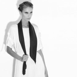 Square 90 plain in silk twill, rolled machine by sophie guyot silks in Lyon.